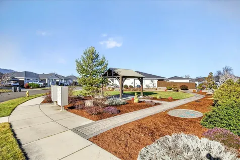436 Cheney Loop Central Point OR 97502