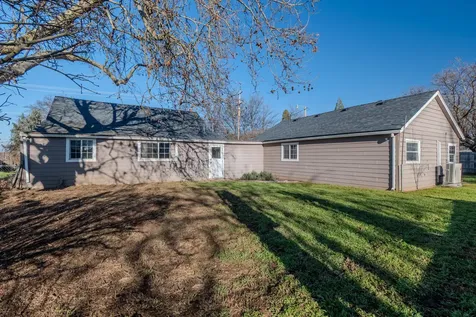 2441 S Stage Road Medford OR 97501