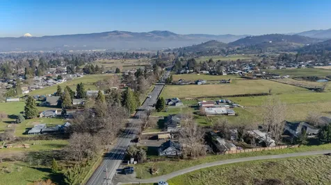 2441 S Stage Road Medford OR 97501