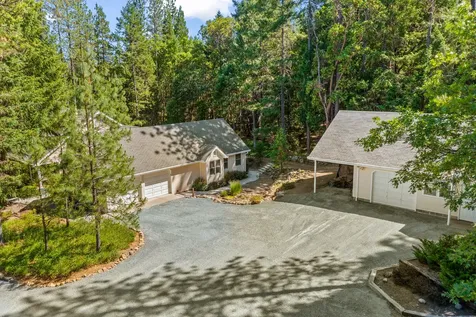 4235 Pleasant Creek Road Rogue River OR 97537