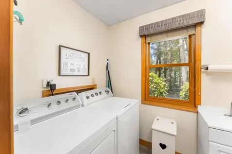 4235 Pleasant Creek Road Rogue River OR 97537