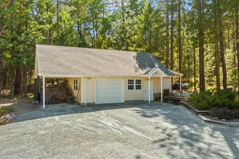 4235 Pleasant Creek Road Rogue River OR 97537