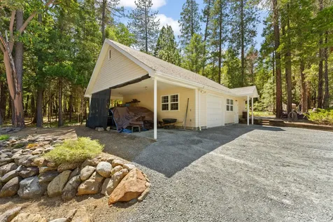 4235 Pleasant Creek Road Rogue River OR 97537