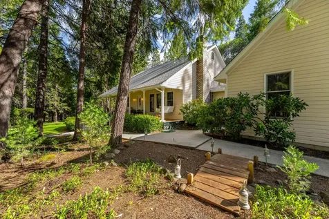 4235 Pleasant Creek Road Rogue River OR 97537