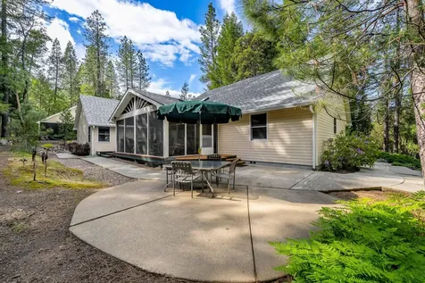 4235 Pleasant Creek Road Rogue River OR 97537