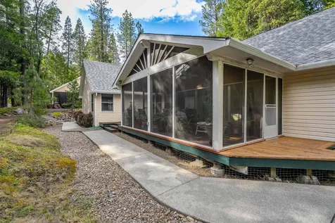 4235 Pleasant Creek Road Rogue River OR 97537