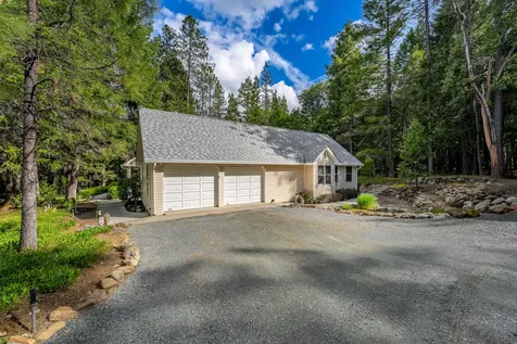 4235 Pleasant Creek Road Rogue River OR 97537