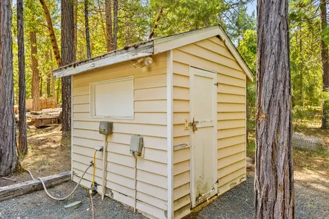 4235 Pleasant Creek Road Rogue River OR 97537