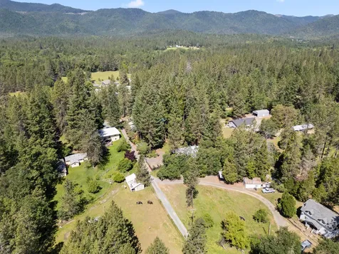 1282 Pleasant Creek Road Rogue River OR 97537