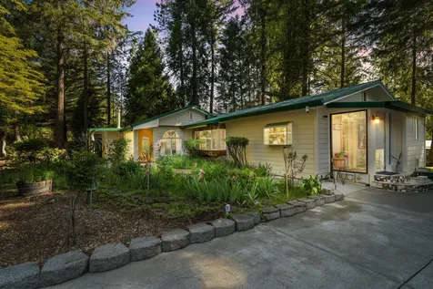 1282 Pleasant Creek Road Rogue River OR 97537