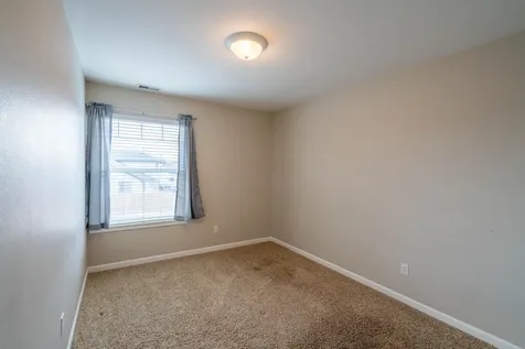 2927 NW 17th Street Redmond OR 97756