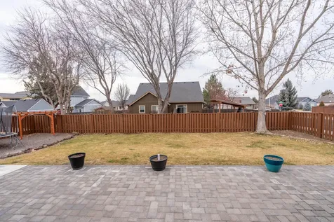 2927 NW 17th Street Redmond OR 97756