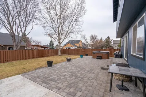 2927 NW 17th Street Redmond OR 97756