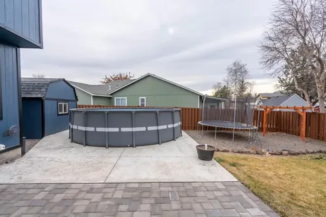2927 NW 17th Street Redmond OR 97756