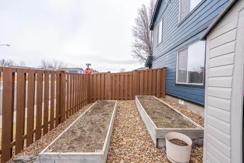 2927 NW 17th Street Redmond OR 97756
