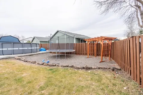 2927 NW 17th Street Redmond OR 97756