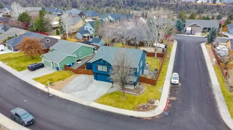 2927 NW 17th Street Redmond OR 97756