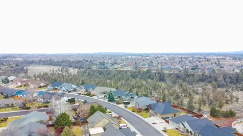 2927 NW 17th Street Redmond OR 97756