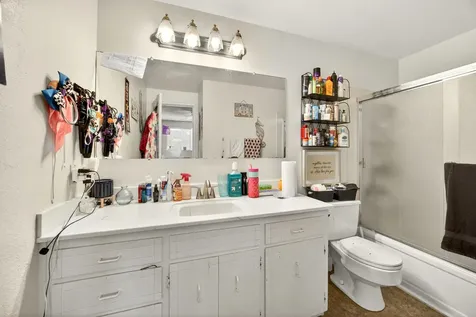 1553 Crater Lake Avenue Medford OR 97504