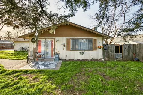 1553 Crater Lake Avenue Medford OR 97504