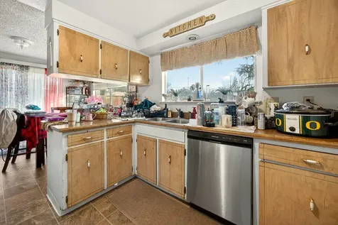 1553 Crater Lake Avenue Medford OR 97504