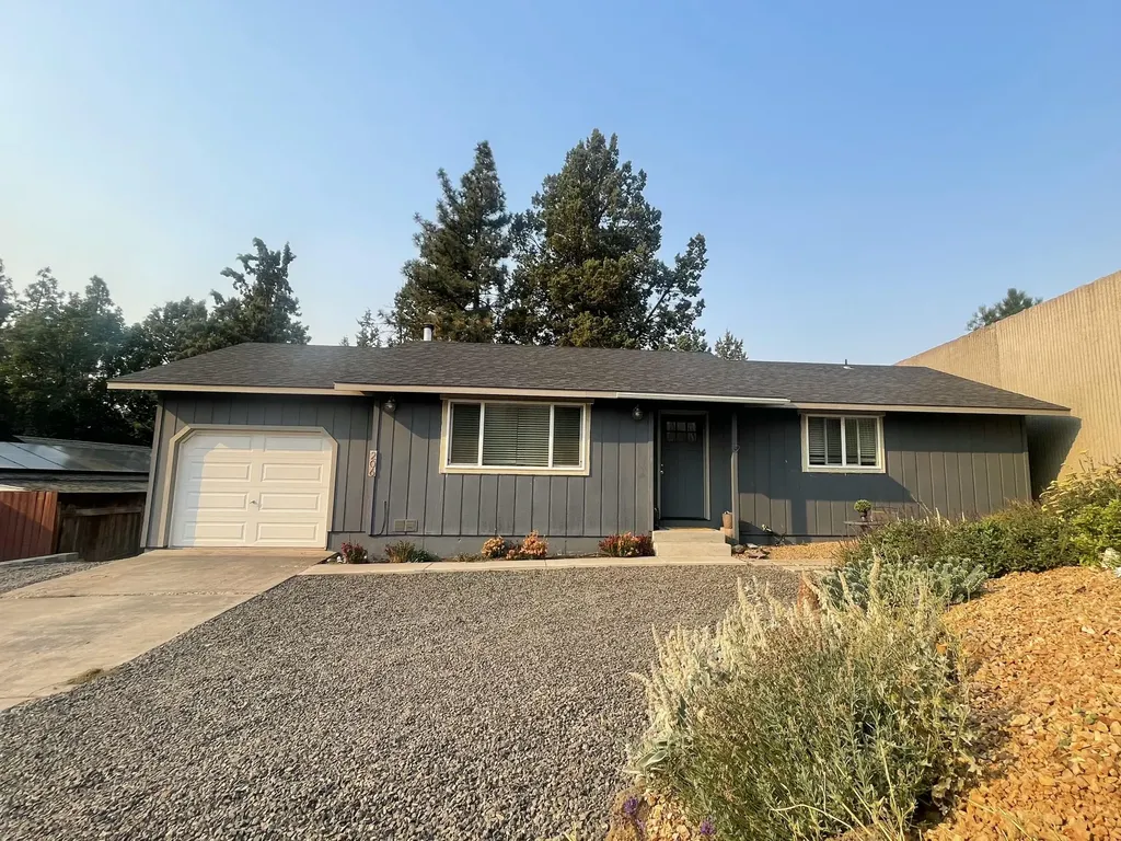 206 SW Hayes Avenue Bend OR 97702