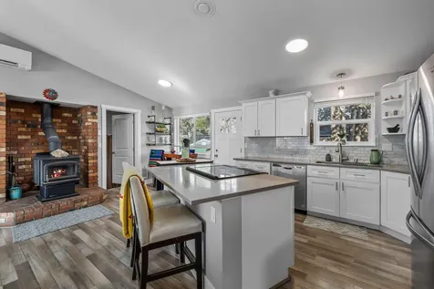 206 SW Hayes Avenue Bend OR 97702