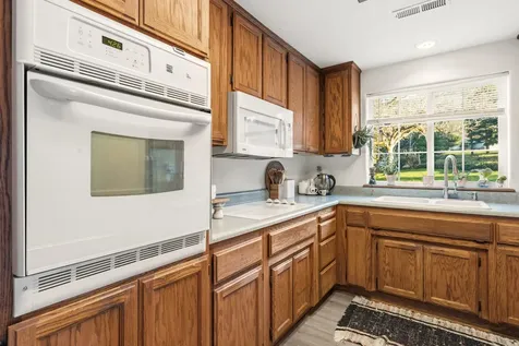 334 Village Lane Grants Pass OR 97527