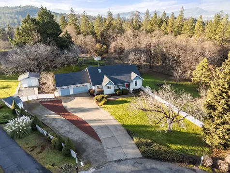 334 Village Lane Grants Pass OR 97527