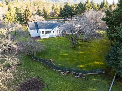 334 Village Lane Grants Pass OR 97527