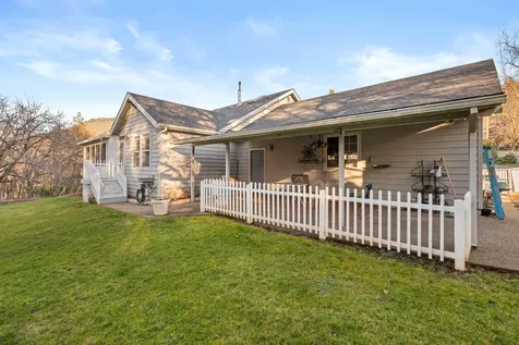 334 Village Lane Grants Pass OR 97527