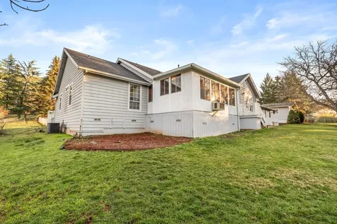 334 Village Lane Grants Pass OR 97527