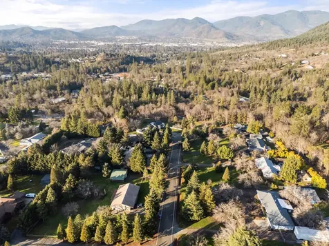 334 Village Lane Grants Pass OR 97527