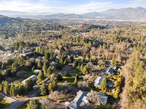 334 Village Lane Grants Pass OR 97527