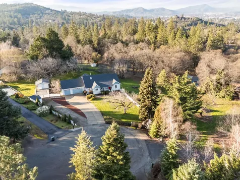 334 Village Lane Grants Pass OR 97527