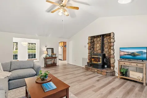 334 Village Lane Grants Pass OR 97527