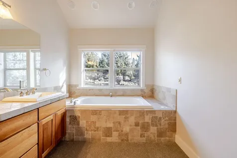 2752 NW Champion Circle Bend OR 97703