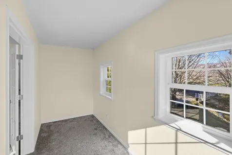369 Meadow Drive Ashland OR 97520