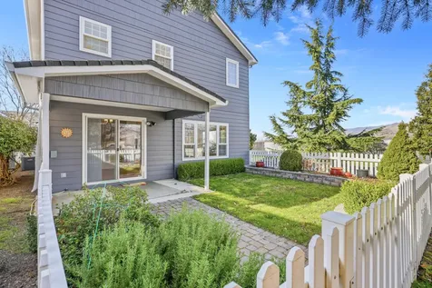 369 Meadow Drive Ashland OR 97520