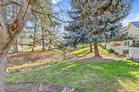 369 Meadow Drive Ashland OR 97520