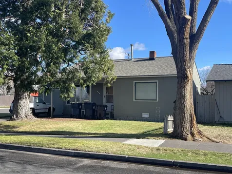 906 SW 13th Street Redmond OR 97756