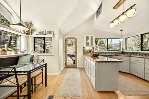 514 Granite Street Ashland OR 97520