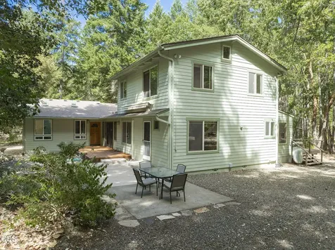 8843 Deer Creek Road Selma OR 97538