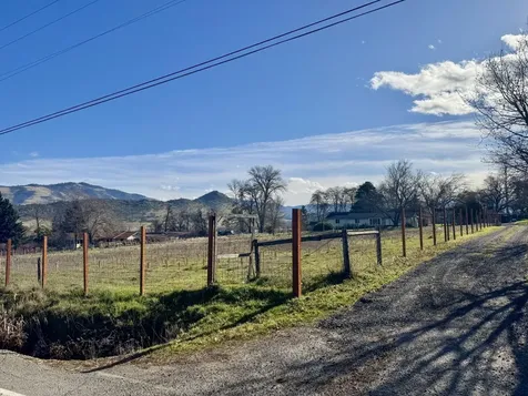 376 Crowson Road Ashland OR 97520