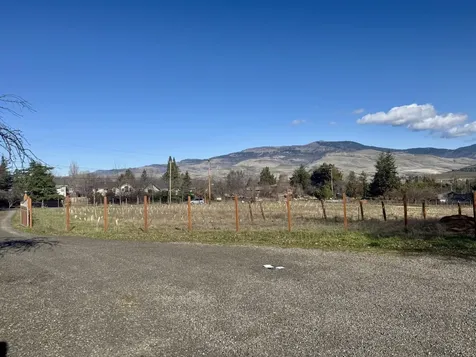 376 Crowson Road Ashland OR 97520