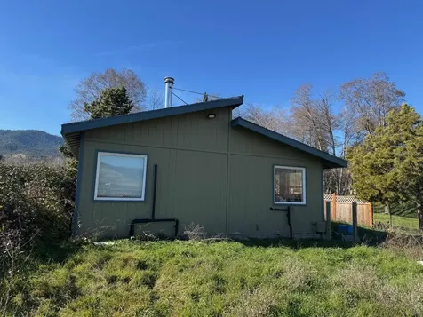 376 Crowson Road Ashland OR 97520