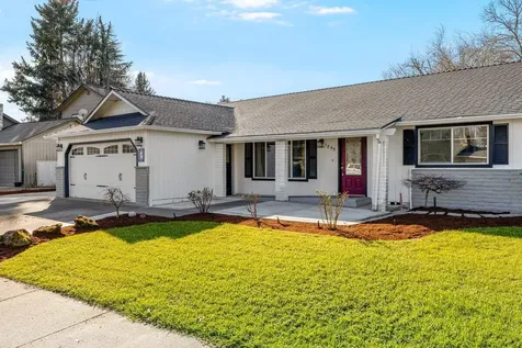 1855 Nancy Avenue Central Point OR 97502
