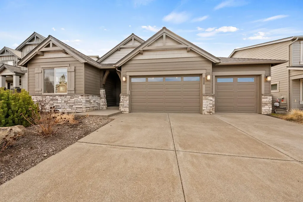 20889 SE Humber Lane Bend OR 97702