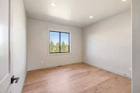 6822 SE Madison Avenue Prineville OR 97754