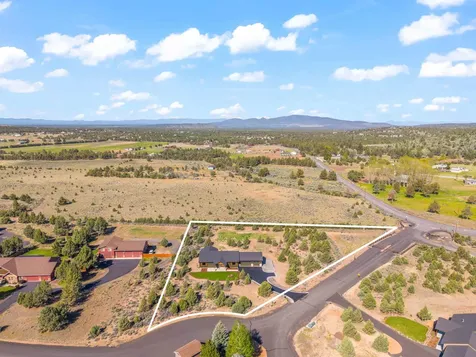 6822 SE Madison Avenue Prineville OR 97754